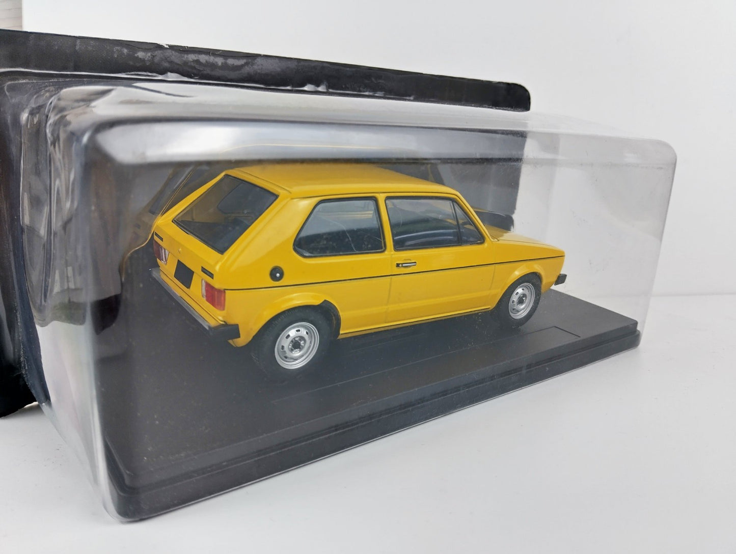 Volkswagen Caribe Golf I - Умален модел Мащаб 1:24