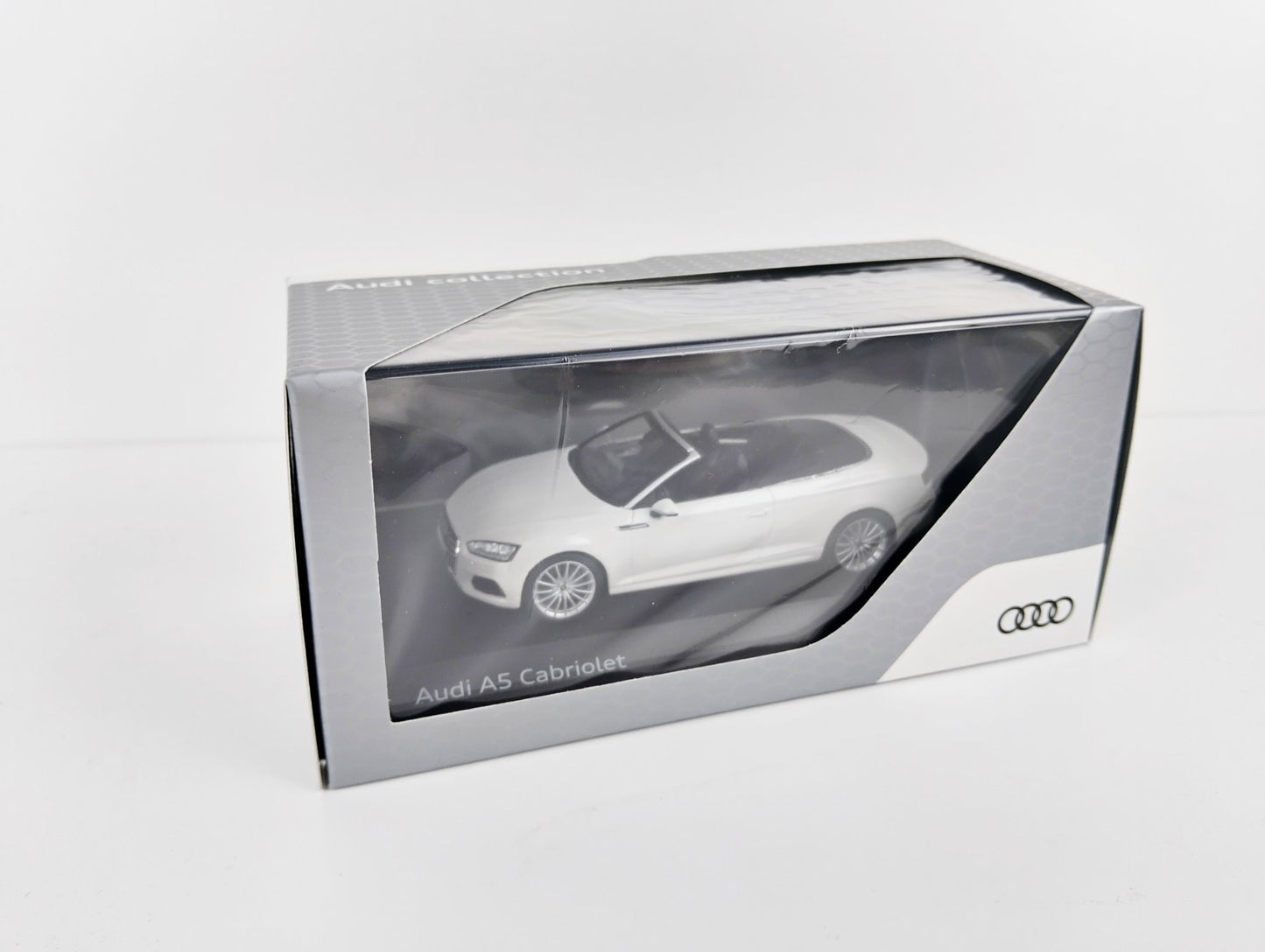 Audi A5 Cabriolet – Мащаб 1:43 Audi Collection Умален модел
