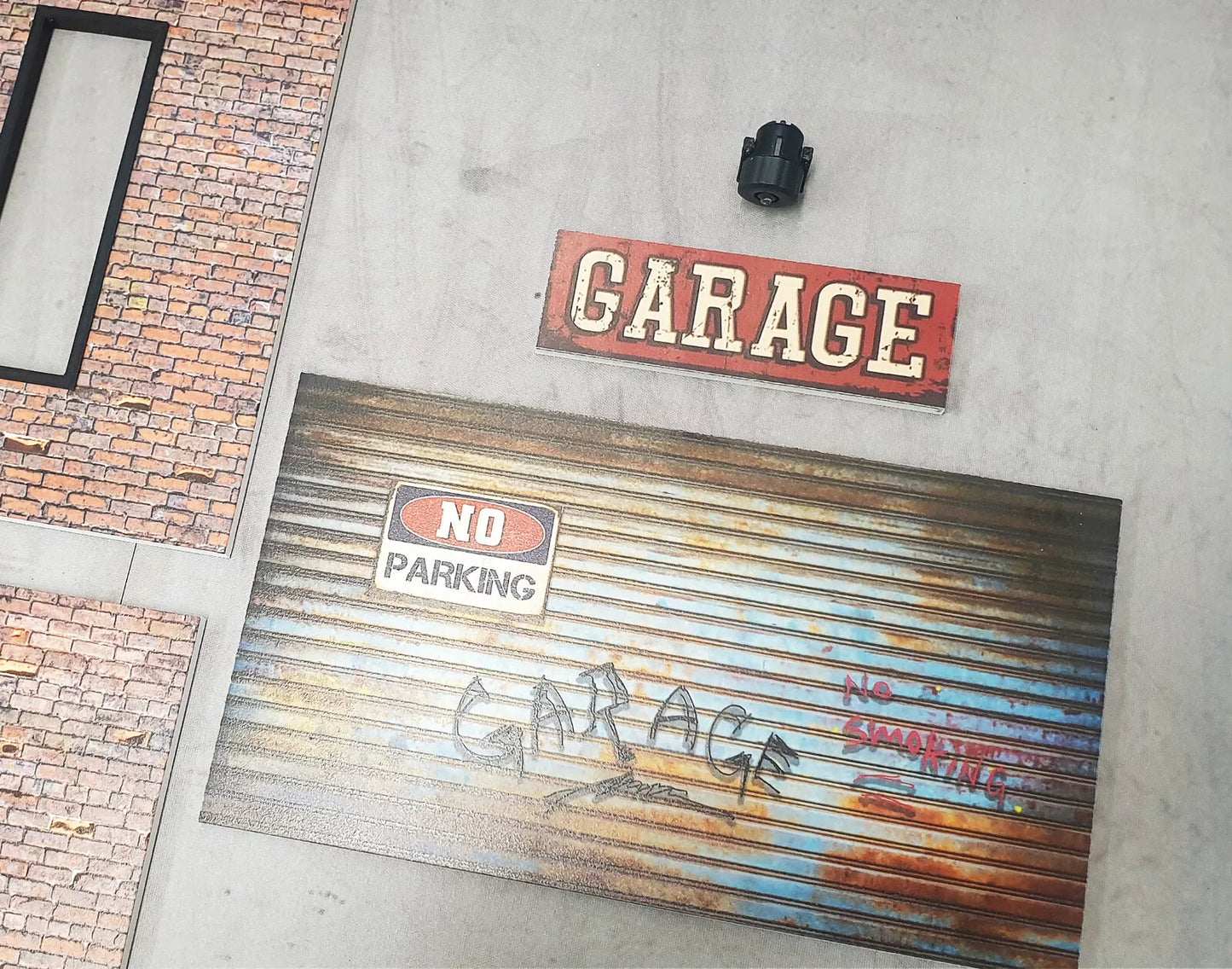 Тухлен сервизен гараж – Диорама модел Комплект в мащаб 1:18