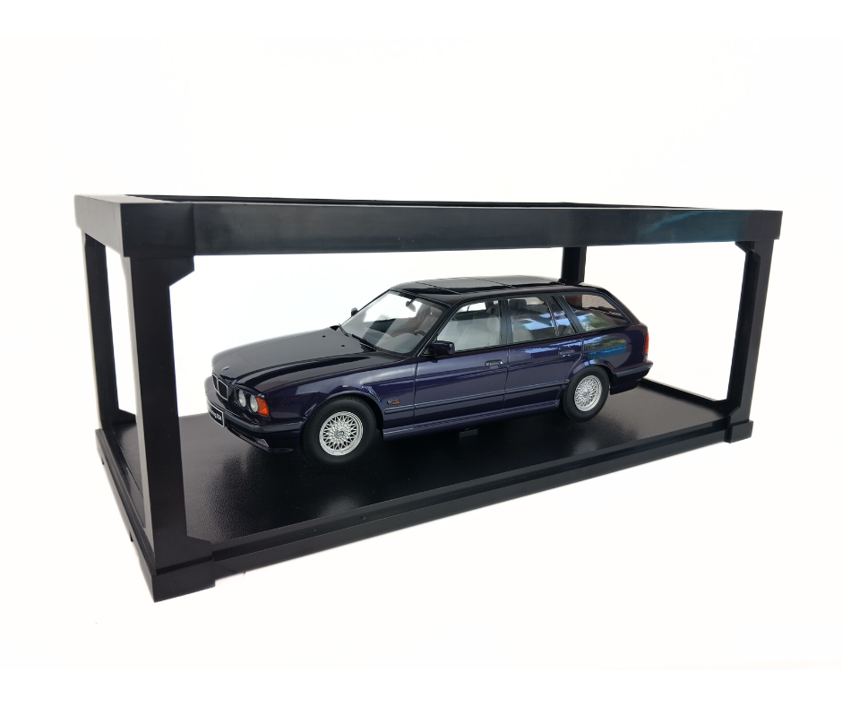 TRIPLE9 BMW 5-Series Touring (E34) – изглед отпред