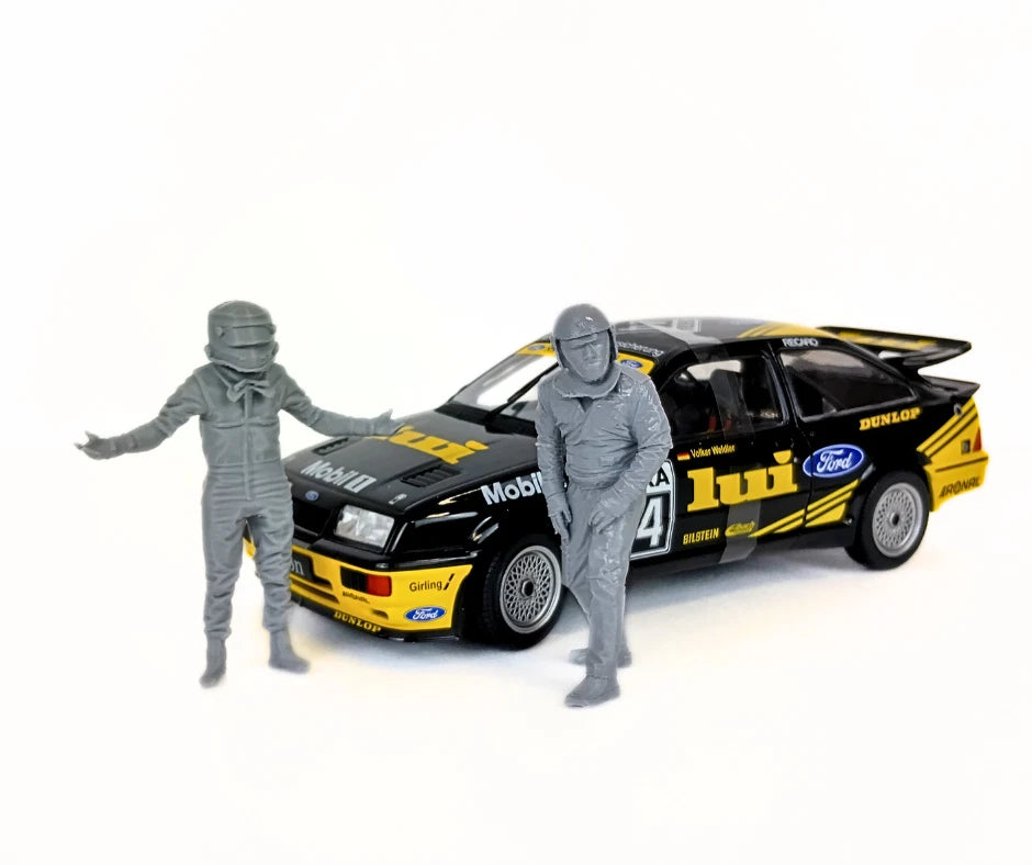 Фигури на състезателни пилоти 1:18 – аксесоари за диорама