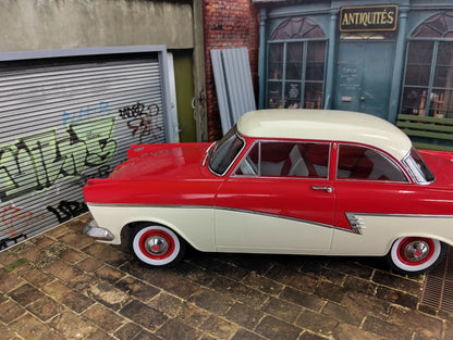 Антикварен магазин и гараж – диорама комплект Мащаб 1:18