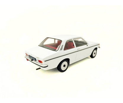 Triple9 Opel Kadett C2 1977 - модел на автомобил 1:18