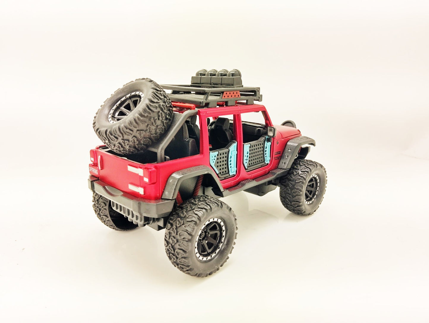 Умален модел на Off Road джип в мащаб 1:24